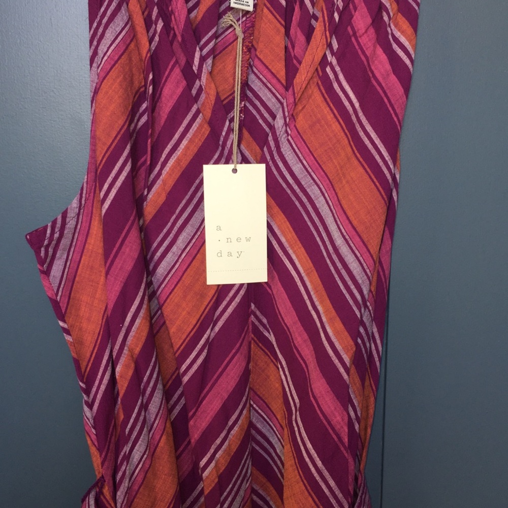 Dress - Picture 2 of 6